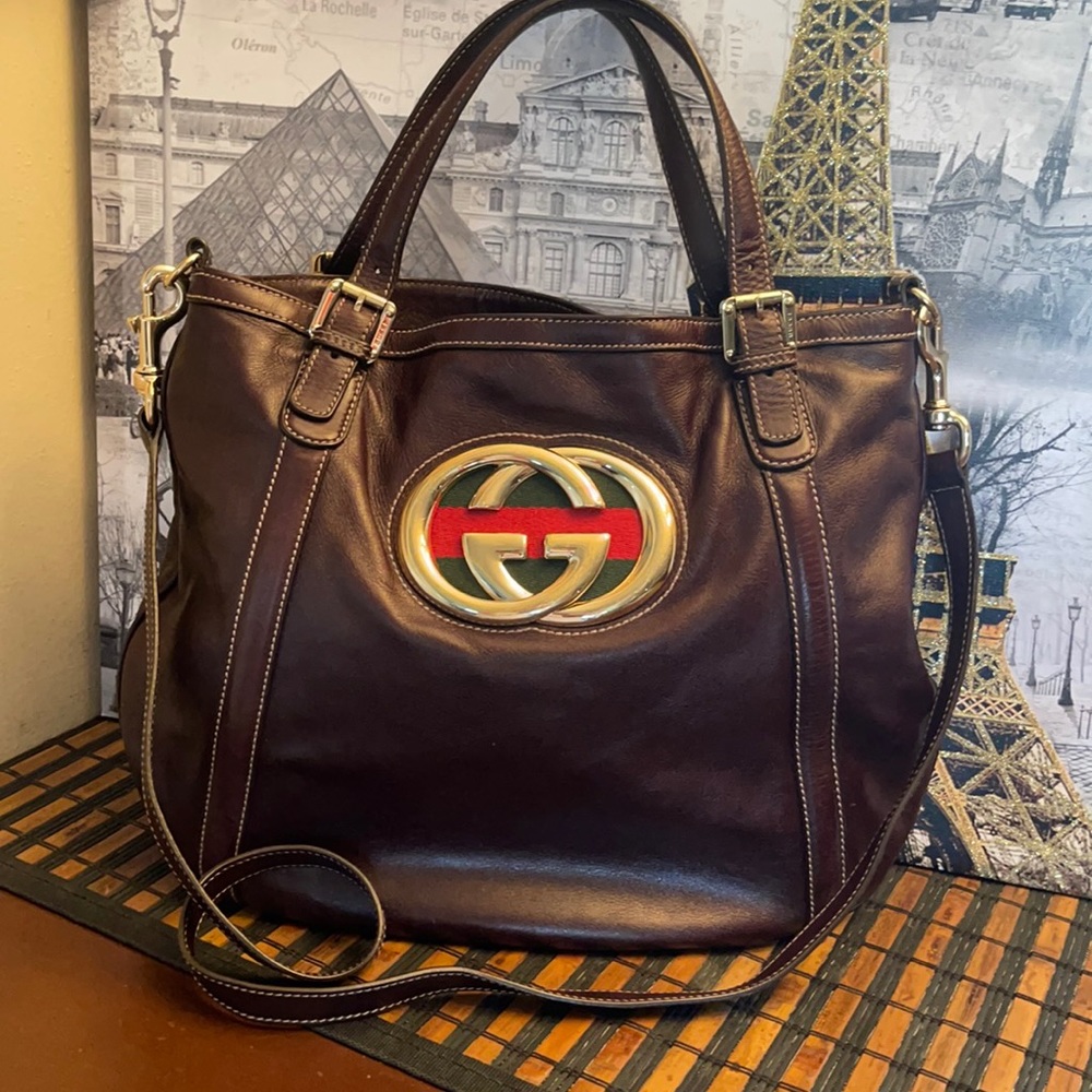 100% Authentic letter Gucci bag!